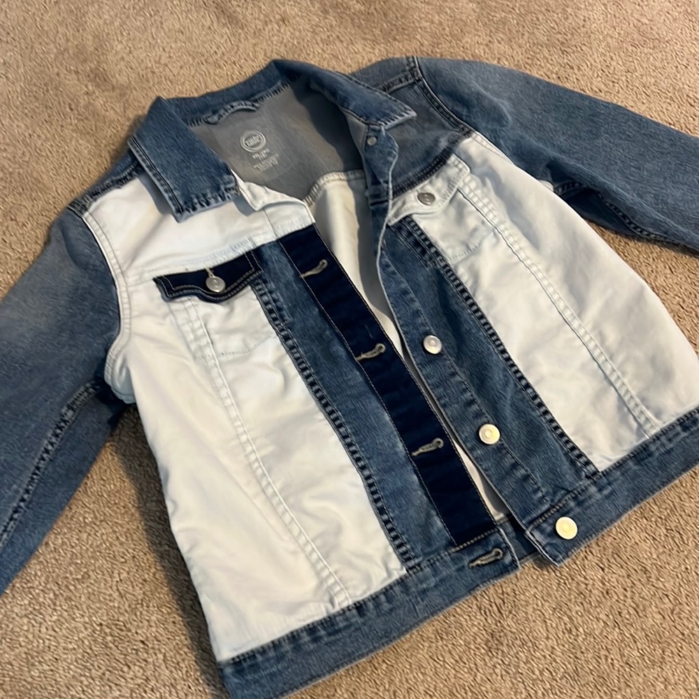 NWOT Wonder Nation Girls XXL denim jacket. Super cute design!